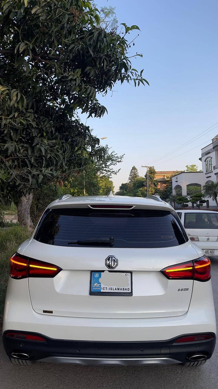 MG HS 7