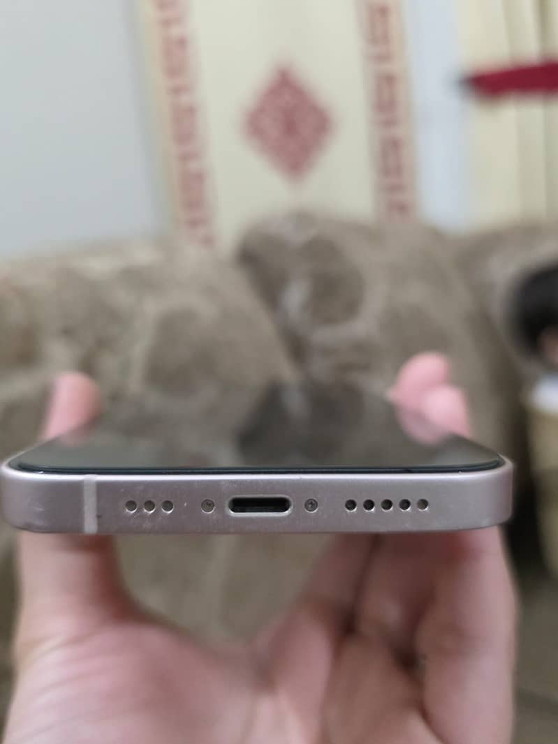 Apple iPhone 13 2