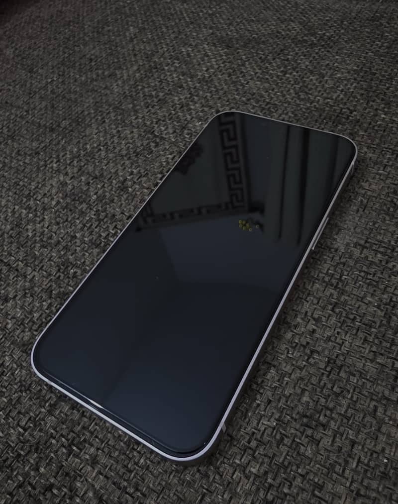 Apple iPhone 13 4