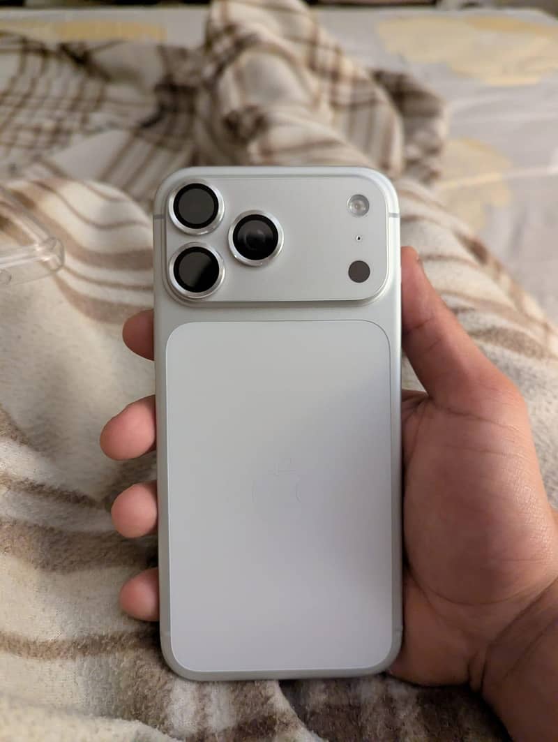 Iphone 17 Pro max 2