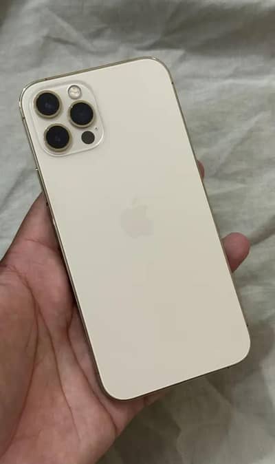 iphone 12 pro 128gb. 4 months sim time
