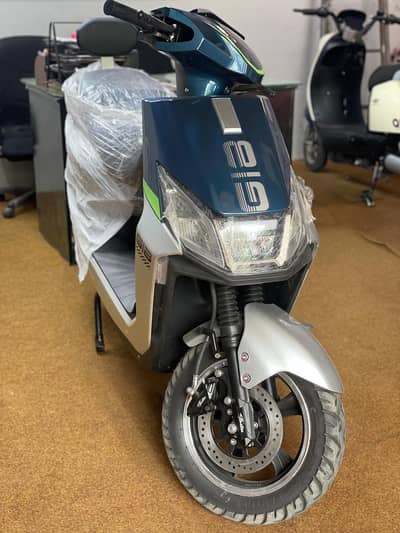 salida G18 Electric Scooty 2026 zero meter Brand new