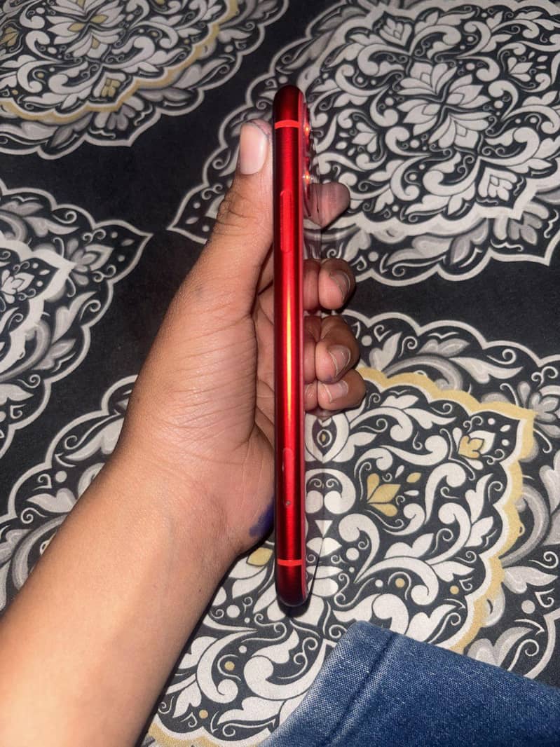 iPhone 11 3