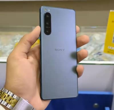 Xperia 5 Mark 4  condition 10/10 new only 3 side line 4 month sim time