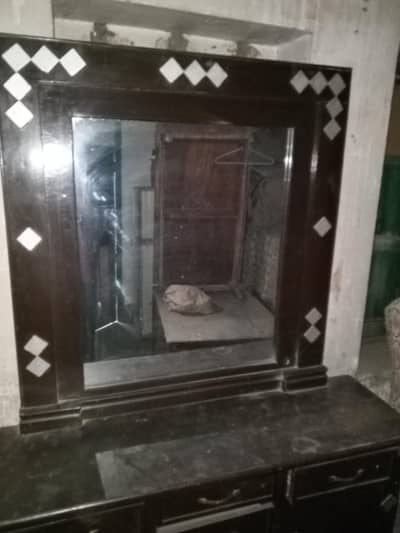 Dressing table