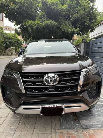Toyota Fortuner 2.7 V 2021
