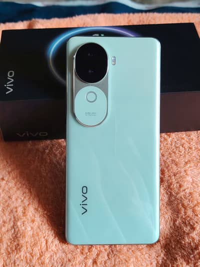 Vivo V40e