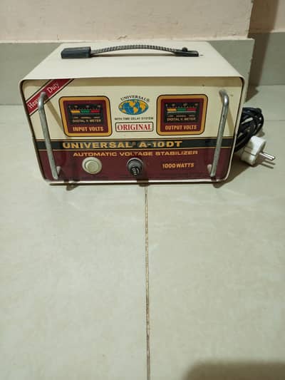 Universal Voltage Stabilizer 1000W – Good Condition