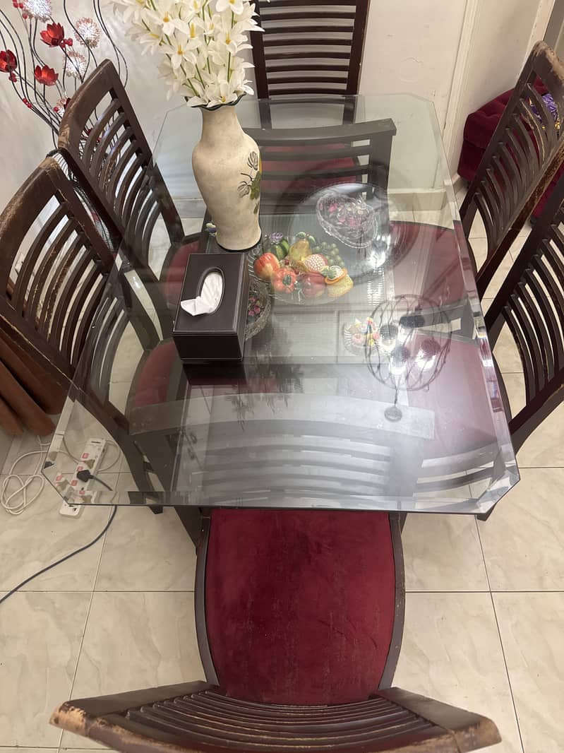 Dining table 0