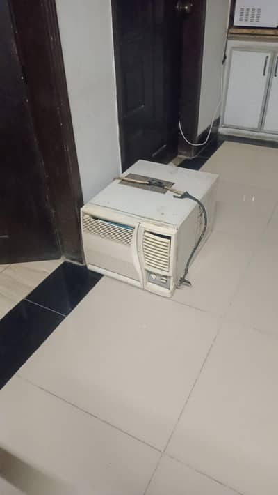 0.75 TON WINDOWS AC FOR SELL