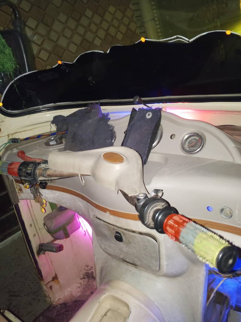 CNG rickshaw 0