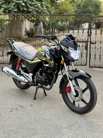 Honda CB150F 2026 model only 2500kms driven just like new