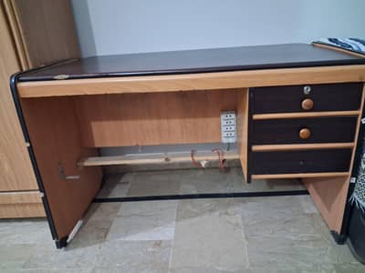 Office table