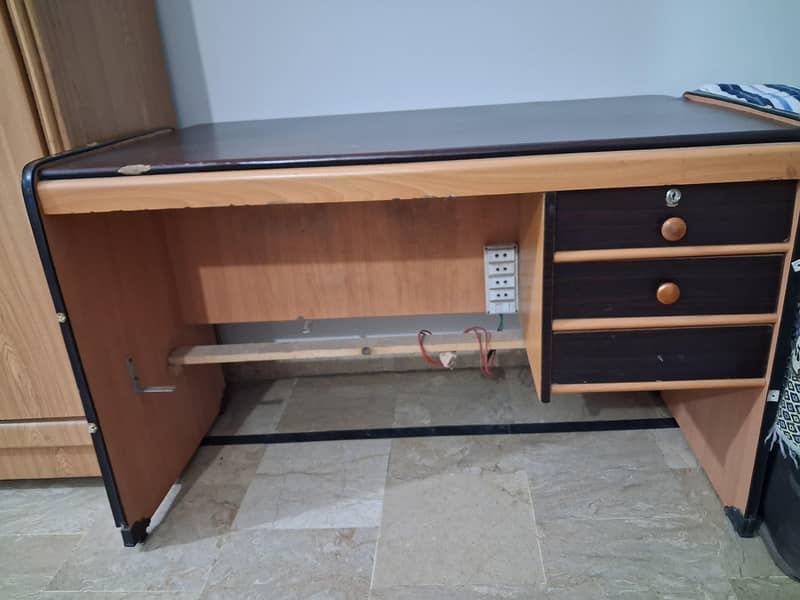 Office table 0