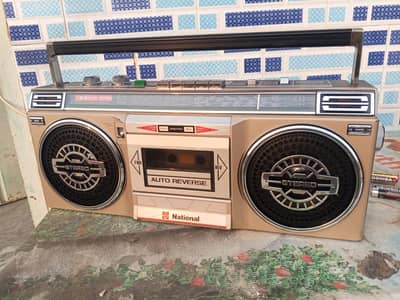 Radio taperecorder national 4 bands