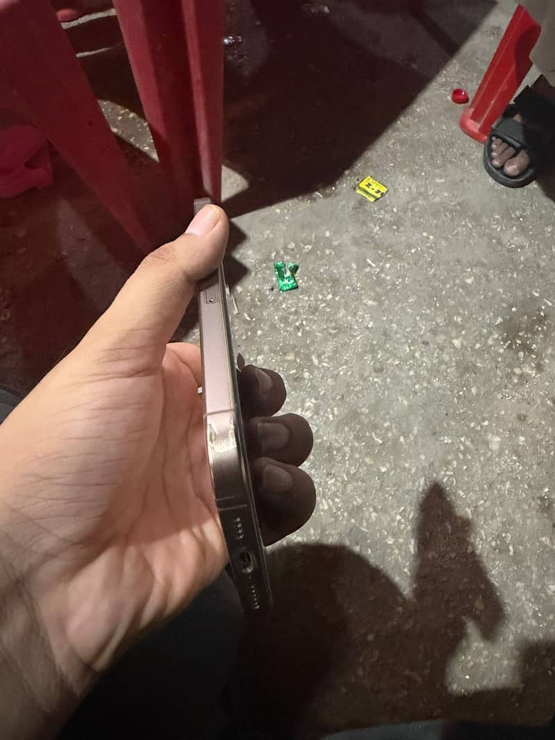 Apple iPhone 16 Pro Max 5