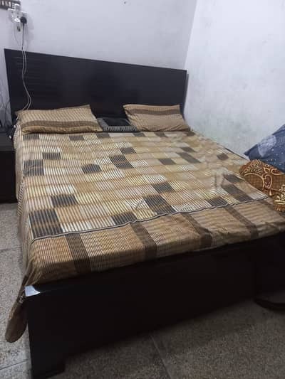 Solid wood complete bed set