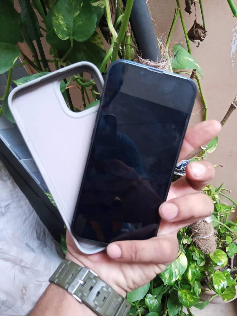 Iphone 13 4