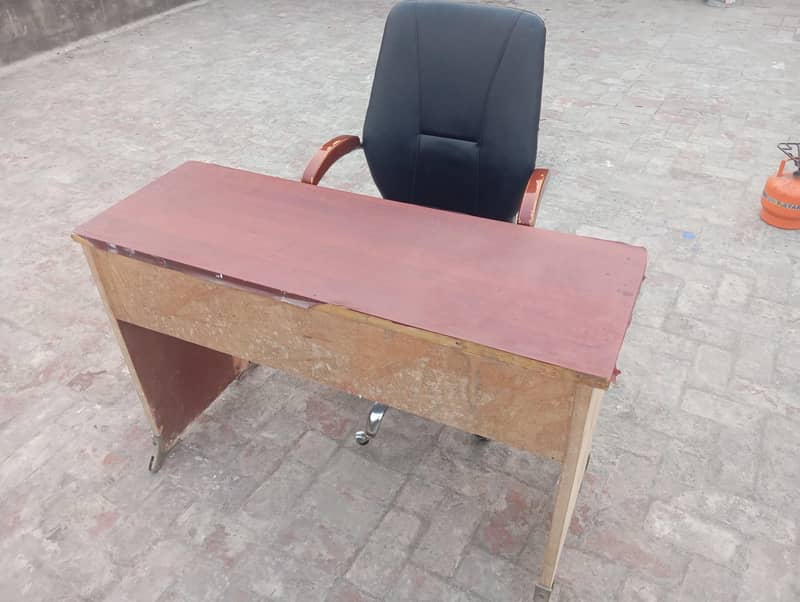 Computer Table 0