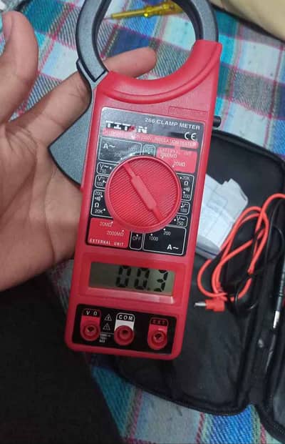 Titan clamp meter