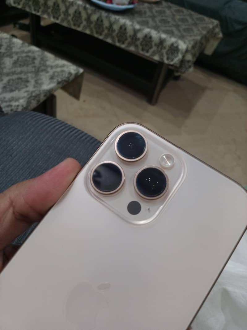 IPhone 16 Pro Max 2
