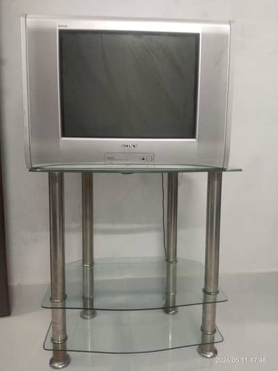 Sony wega trinitron TV / urgent for sale / original condiition
