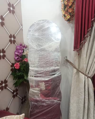 Standing mirror with lighting