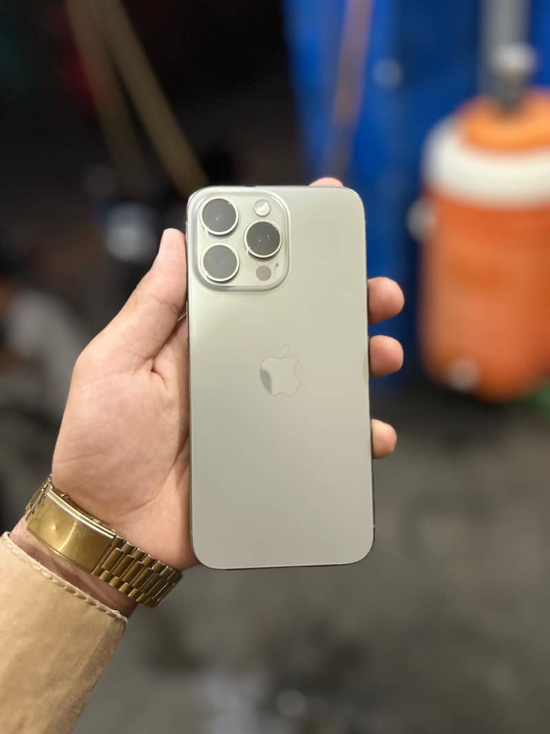 iPhone 15 pro max 0