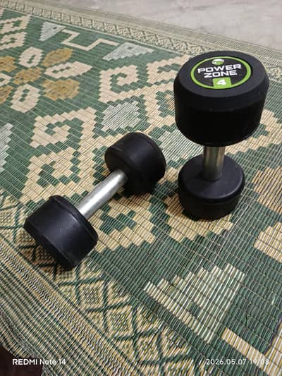4 4 kg dumbells pair