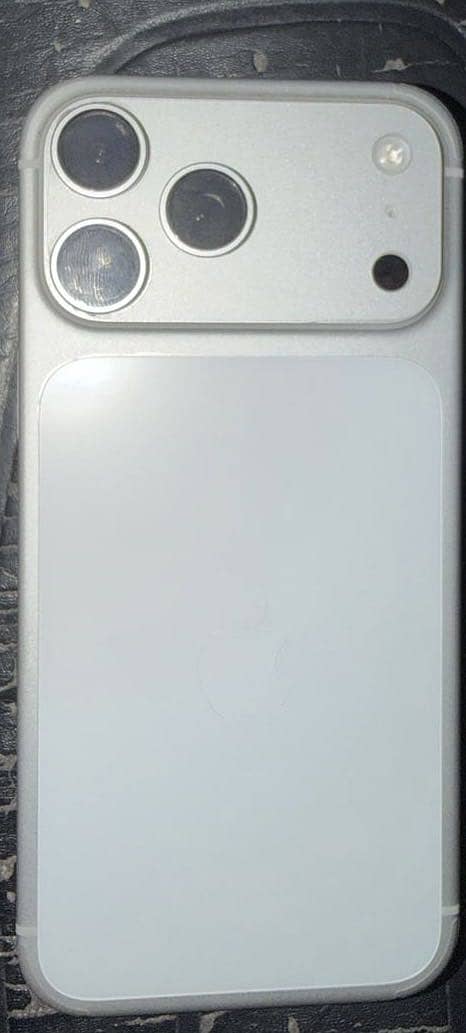 iPhone 17 pro max 0