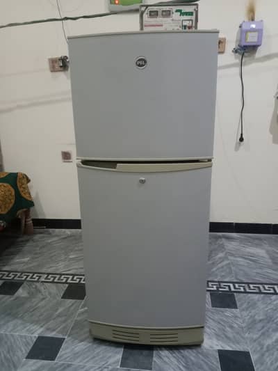 PEll 11 quibic Refrigerator best condition