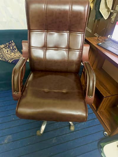 new  revolving  office chair