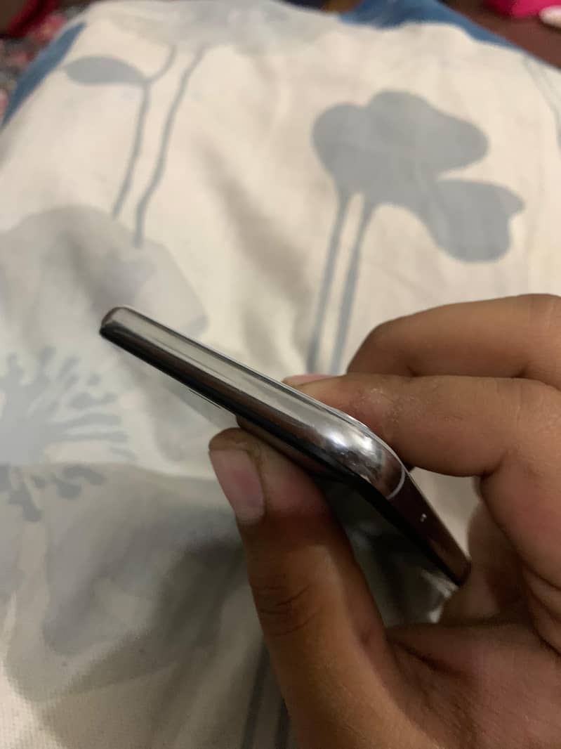 APPLE IPHONE X 4