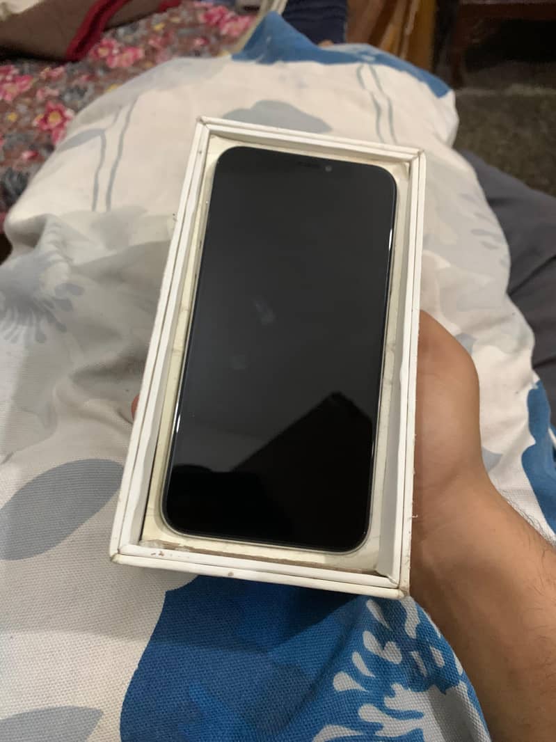 APPLE IPHONE X 5