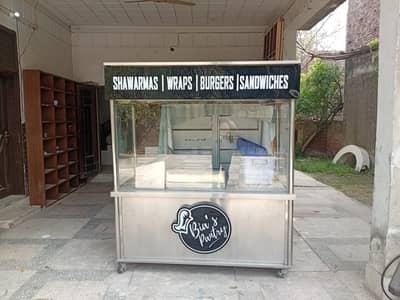 burger shawarma counter
