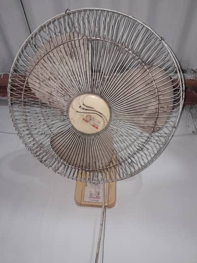 GFC Bracket Fan.  In Working condition. Rs 5000