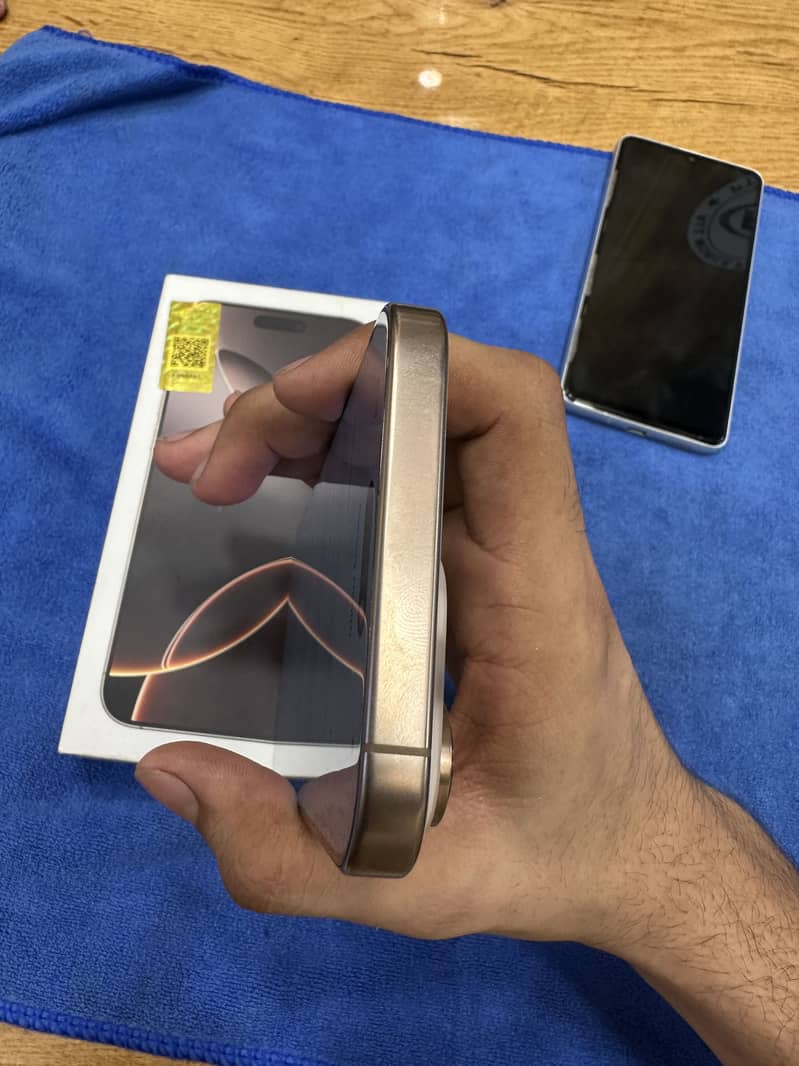 Iphone 16 pro max 3