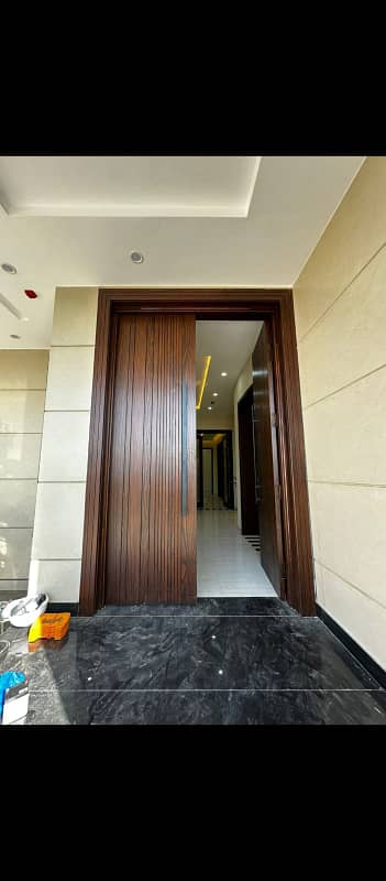 1 Kanal Brand New House for Rent