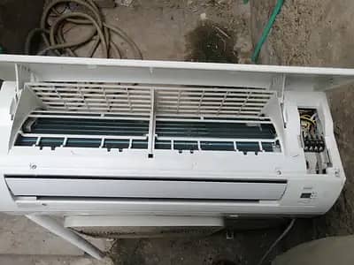 Solar inverter split AC 1