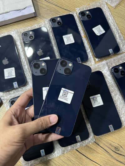 Iphone 13 128 gb 100 healths. SIM LOCKED