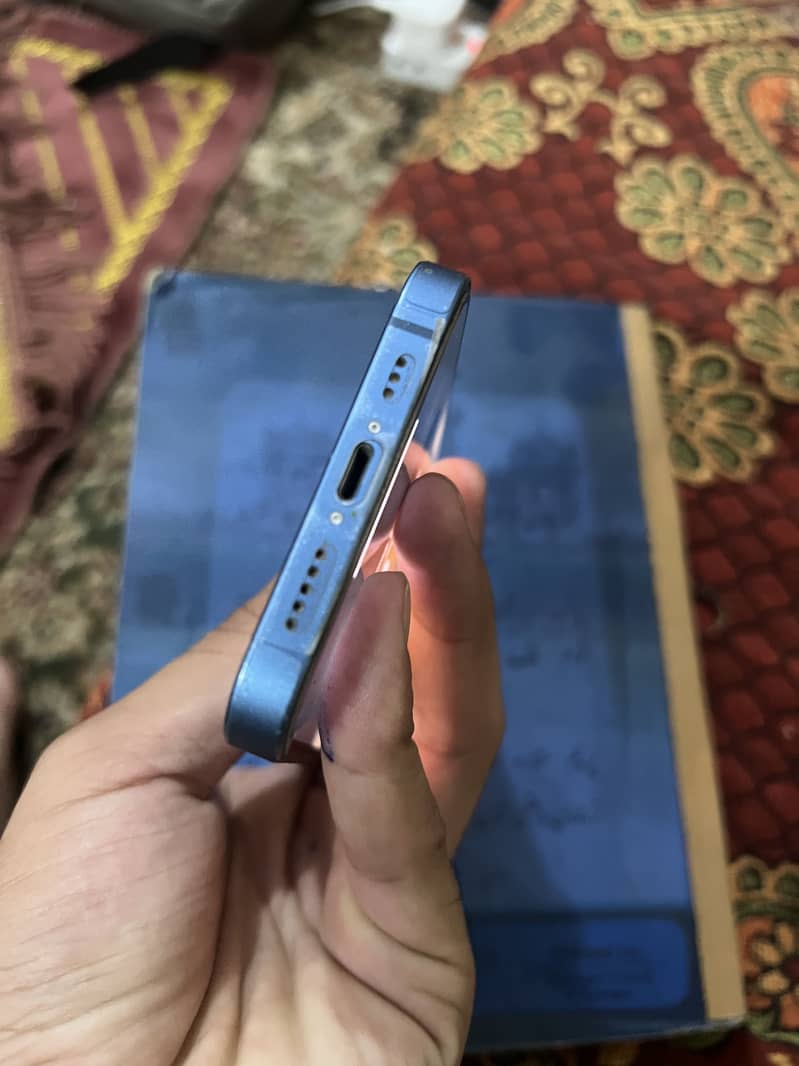 iPhone 13 6