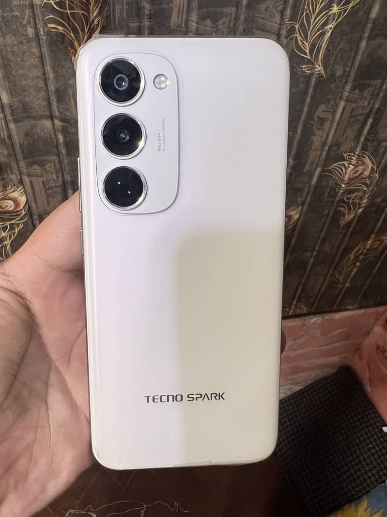 SPARK 40 PRO PLUS 0
