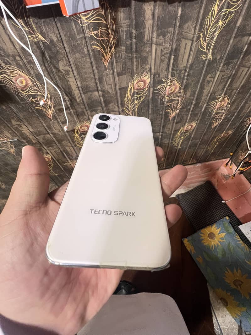 SPARK 40 PRO PLUS 6