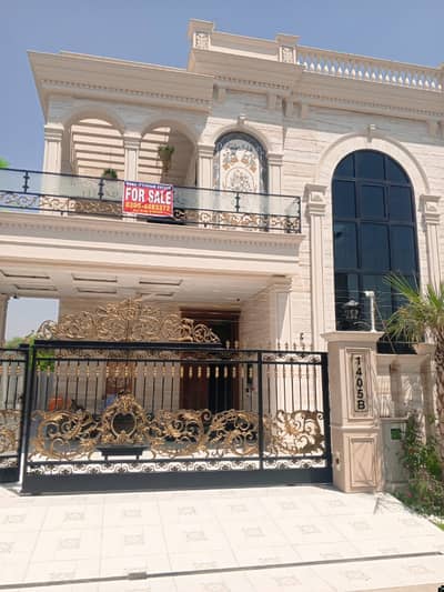 SYED BROTHERS PROUDLY OFFERS: 10-Marla Elegant And Fully Maintained Bungalow Is Available In The Best Block Of DHA Lahore | 13 KVA Solar System