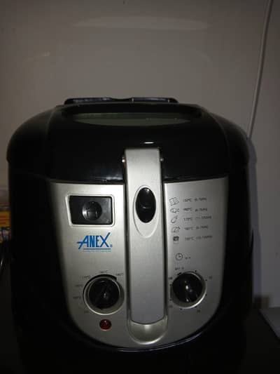Deluxe deep fryer 2.5ltr