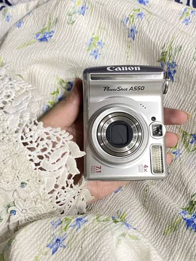 Canon Powershot A550
