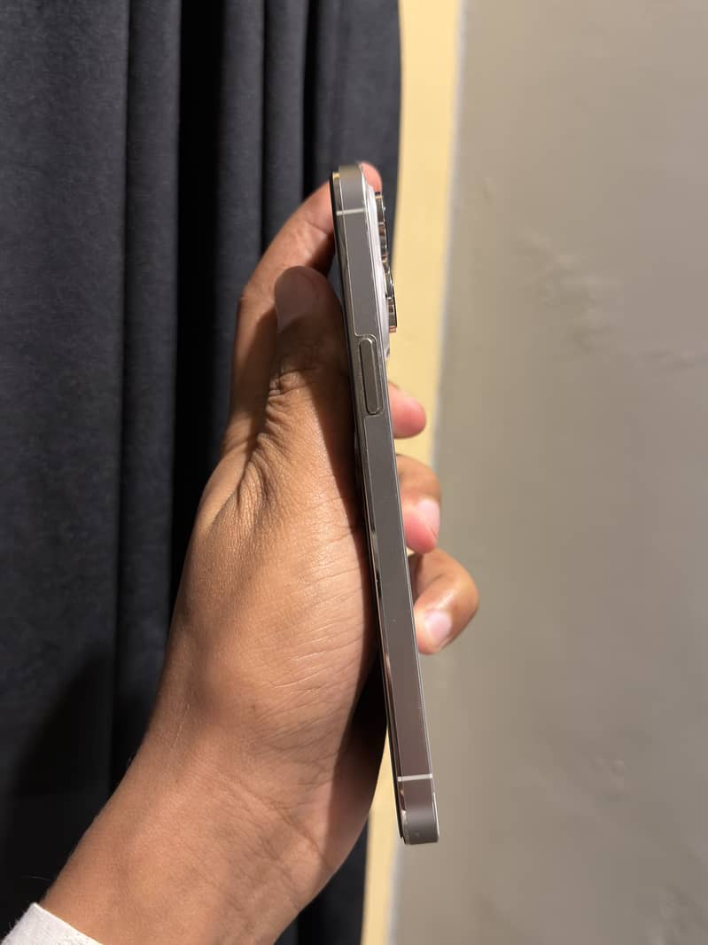 iPhone 14 Pro Max 1