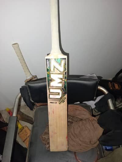 MB umz original Bat of star player  Kamran ghulam