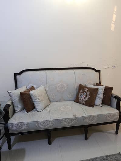 Elegant 5-Seater Living Room Sofa Set – Classic Design