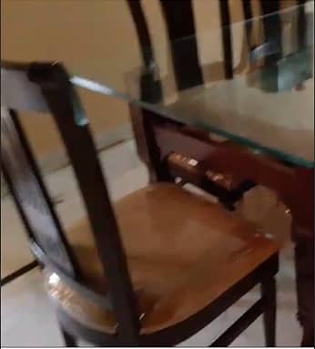 Dining Table Set with Glass Top – Excellent Condition (Almost new)